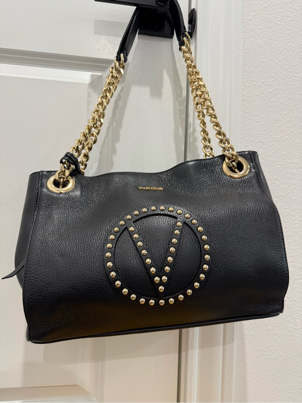 Valentino Black Pebbled Leather Studded V Shoulder Bag with Gold Chain - Picture 2 of 5
